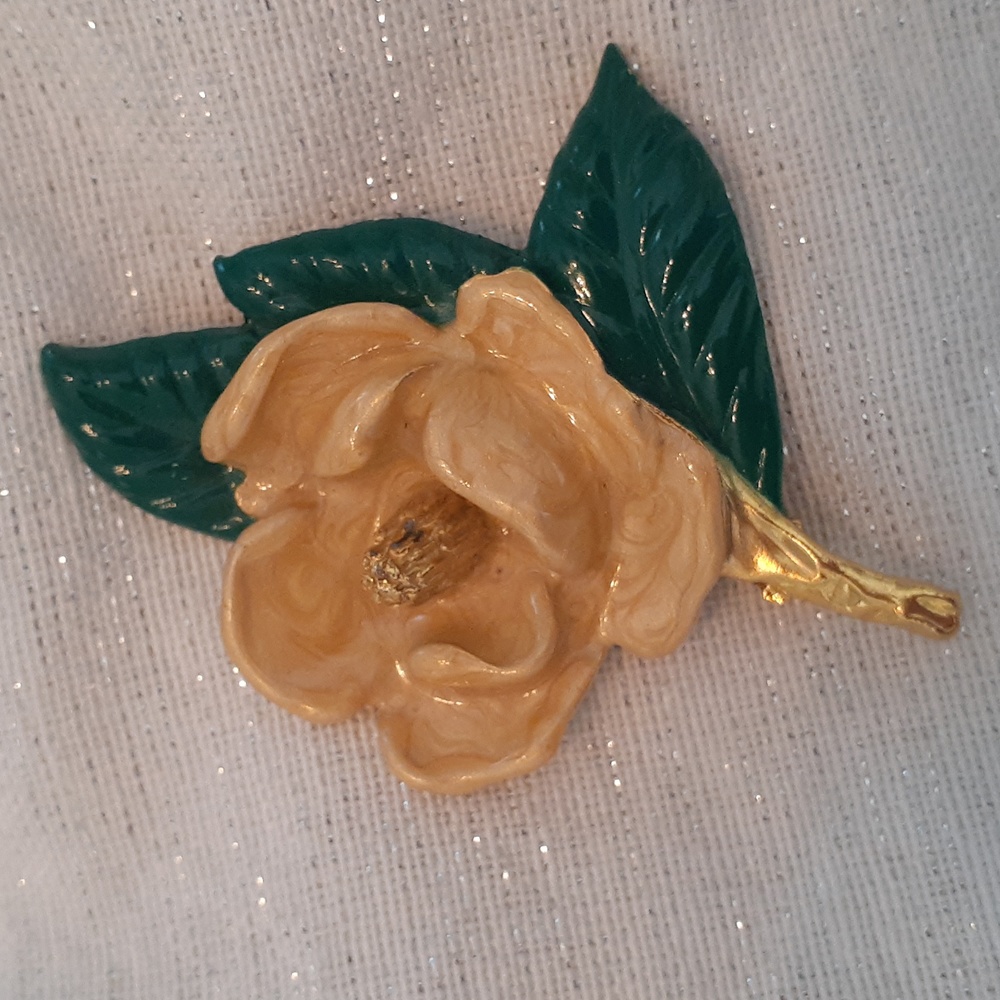 Vintage Magnolia Flower Brooch USA Made Goldtone Enamel Green Leaf Pin 1950s